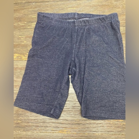 Girls bundle, lots of eight shirts, joggers, and shorts size 7-8 - Picture 7 of 9